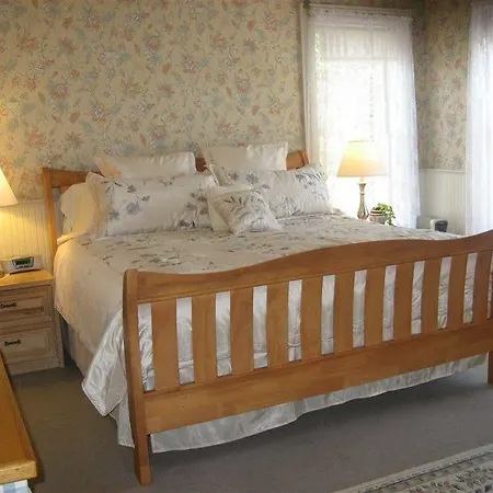 Camellia Inn